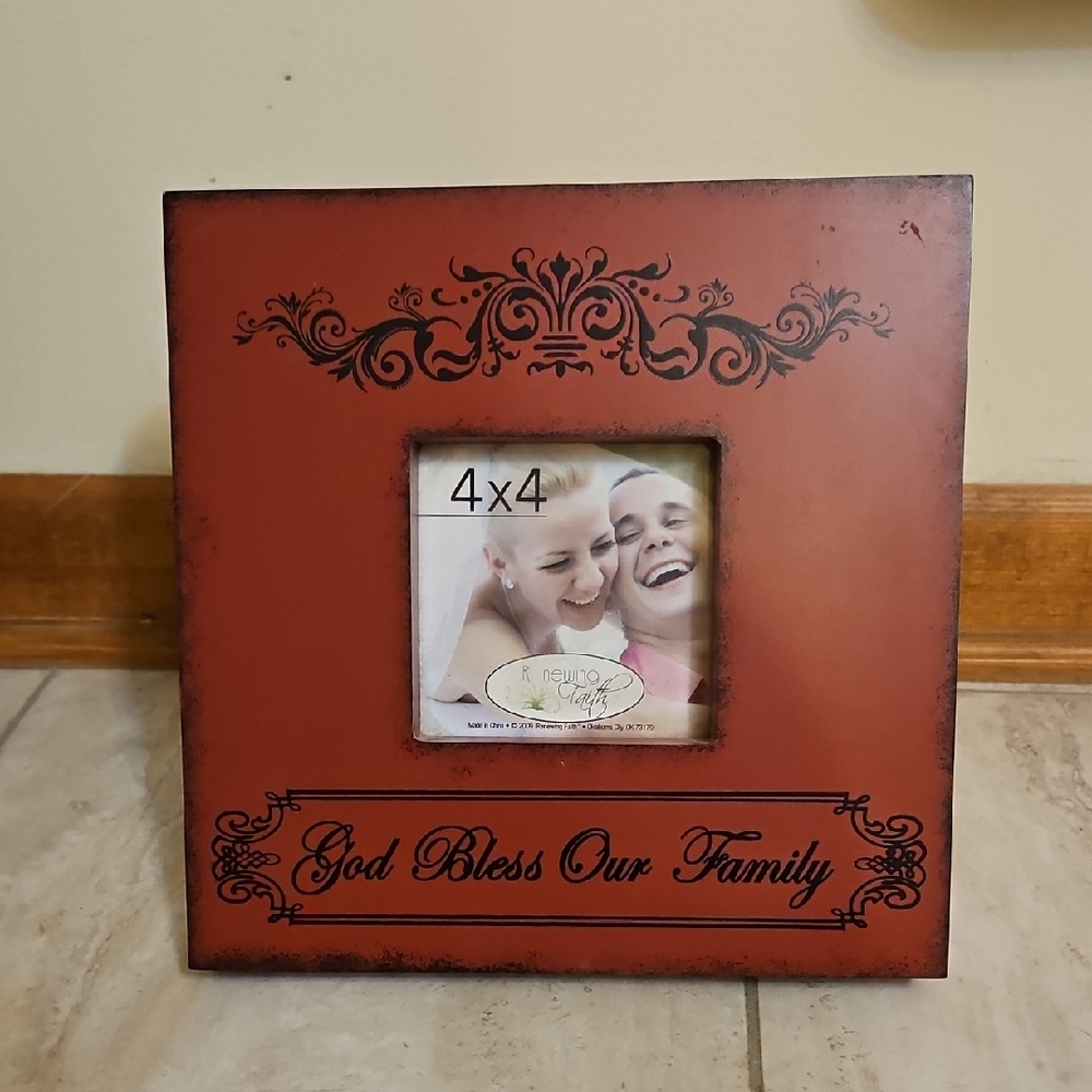 Malden Red and Black Picture Frame with Elegant Accents
